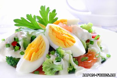 Ученые рекомендуют добавлять яйца в овощной салат