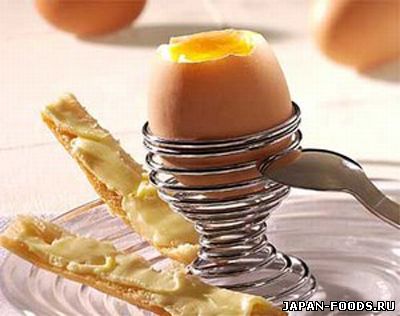 Вареные яйца нужно есть пластмассовыми ложками