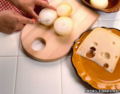 Женщины пахнут луком, а мужчины сыром